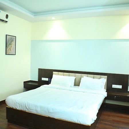 Country Inn & Suites By Turtle Mumbai Exterior photo