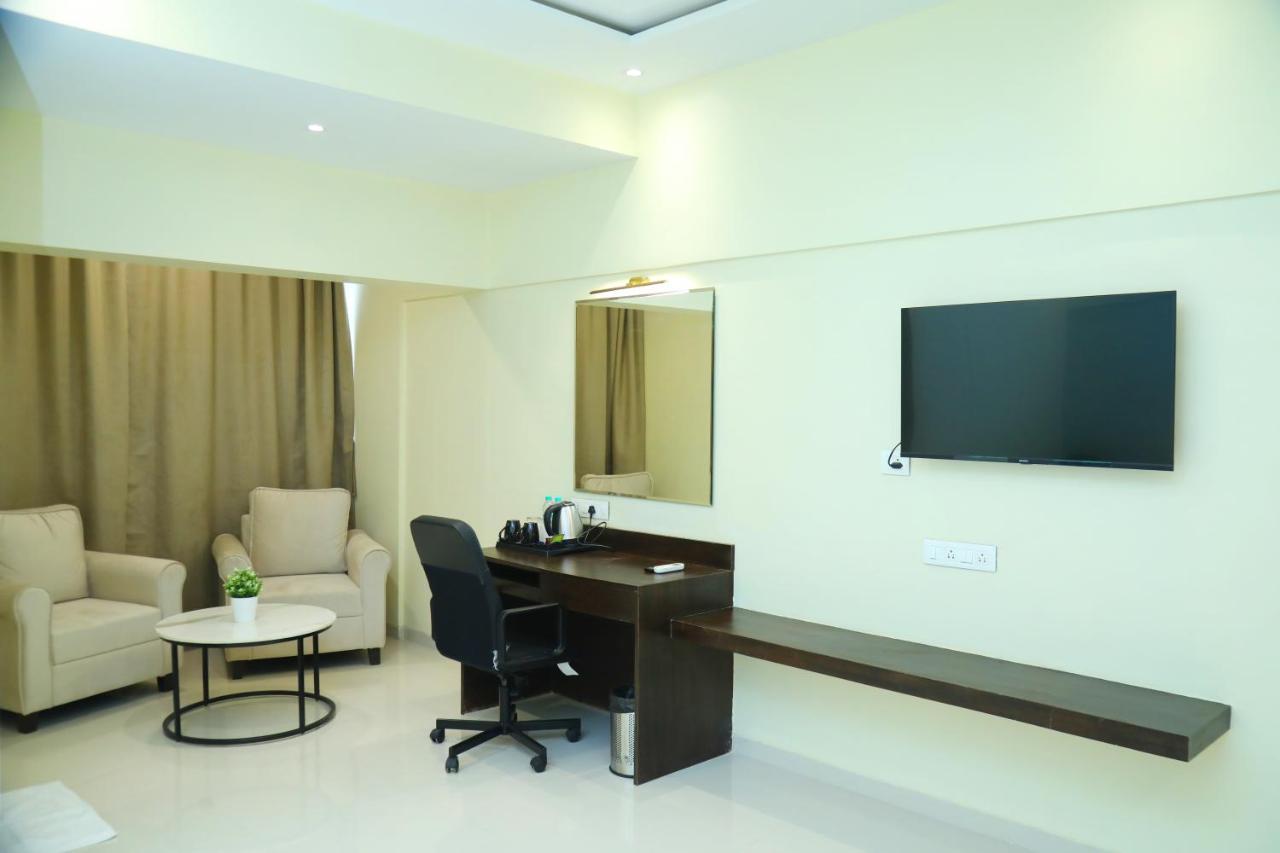 Country Inn & Suites By Turtle Mumbai Exterior photo