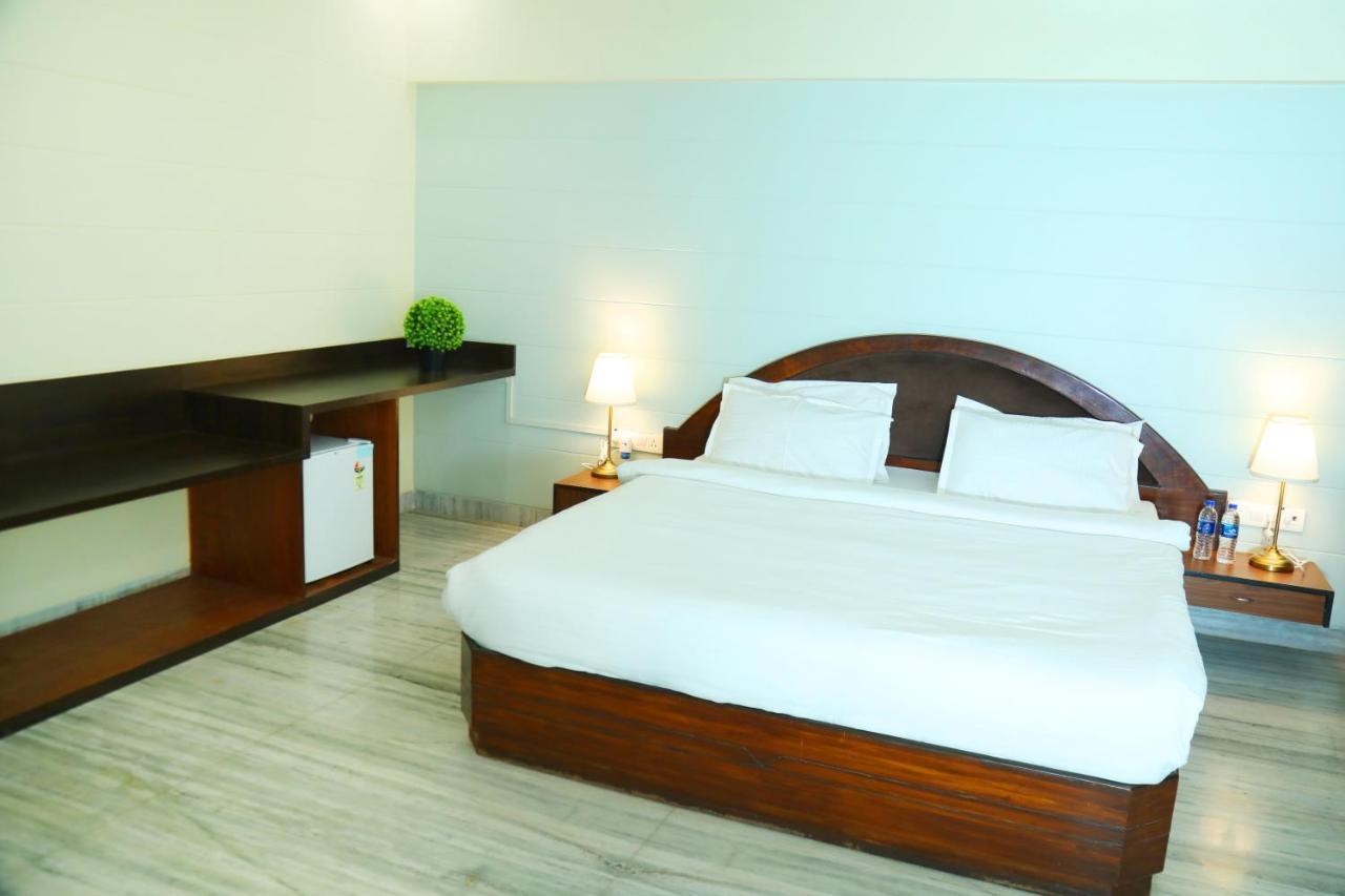 Country Inn & Suites By Turtle Mumbai Exterior photo